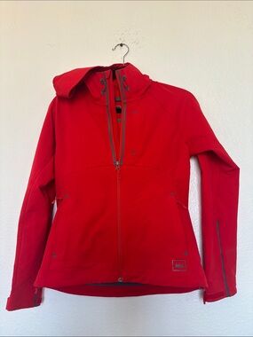 REI Red Women's Utility Softshell Jacket with Hood XS